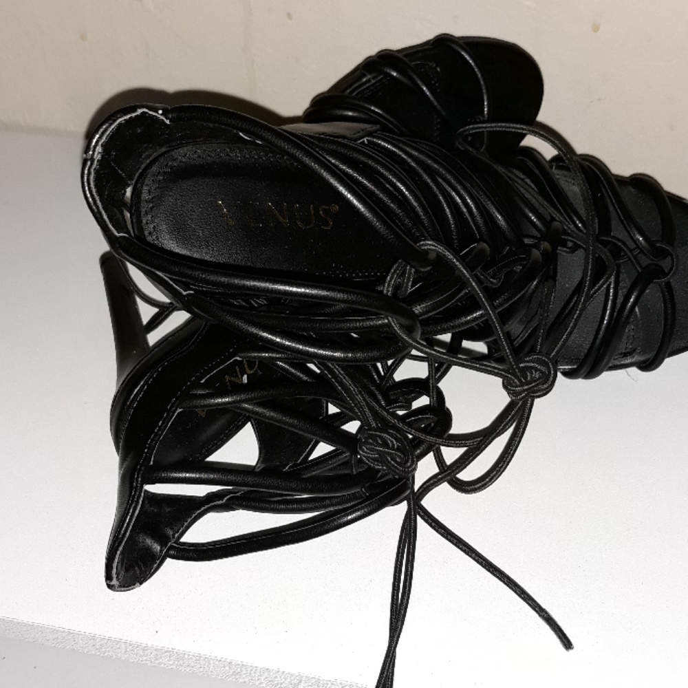 Venus strap heels - Picture 2 of 5